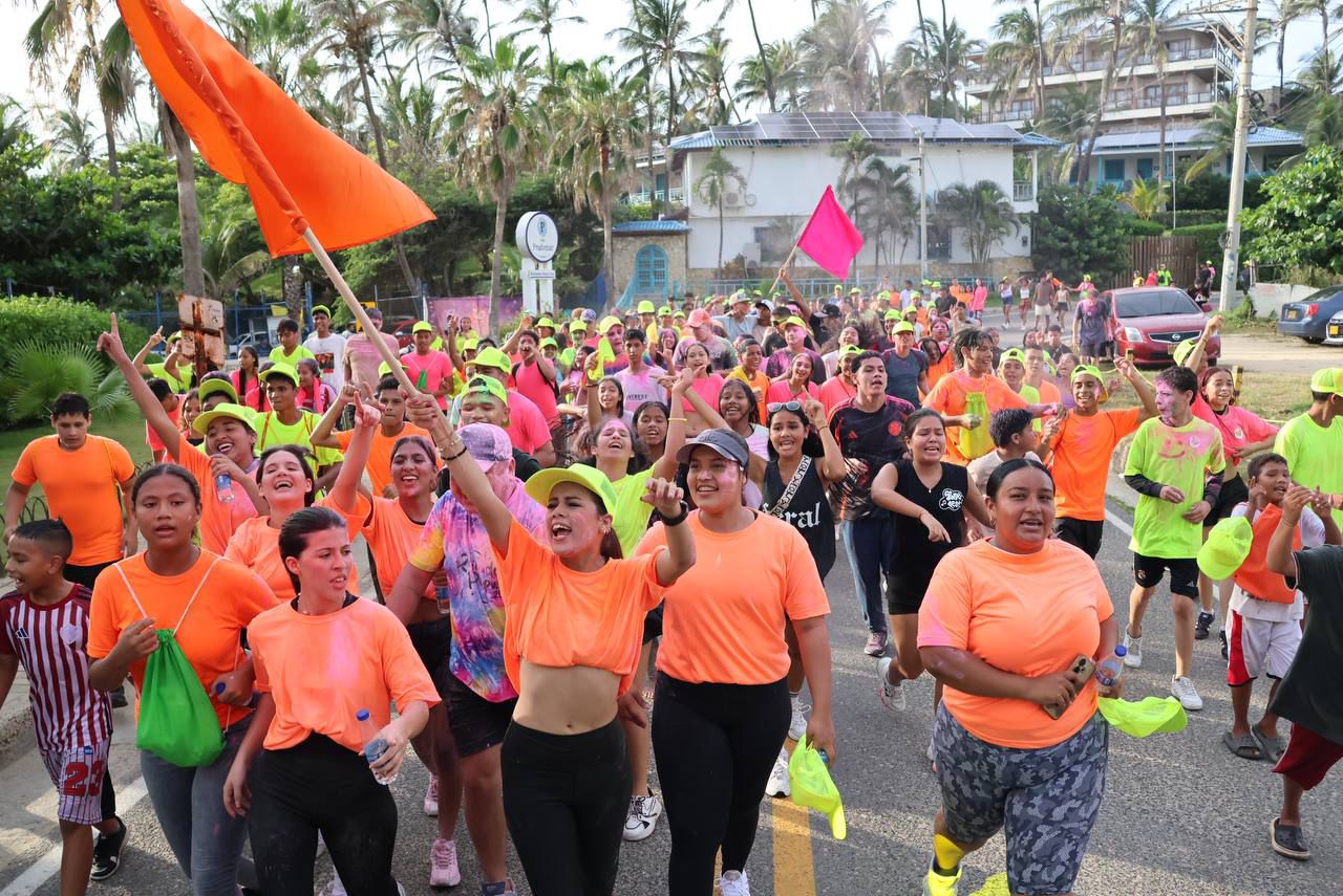 Más de 1.500 jóvenes porteños conmemoraron la Semana de la Juventud con Feria de Emprendimientos, Carrera de Colores y jornadas de atención integral