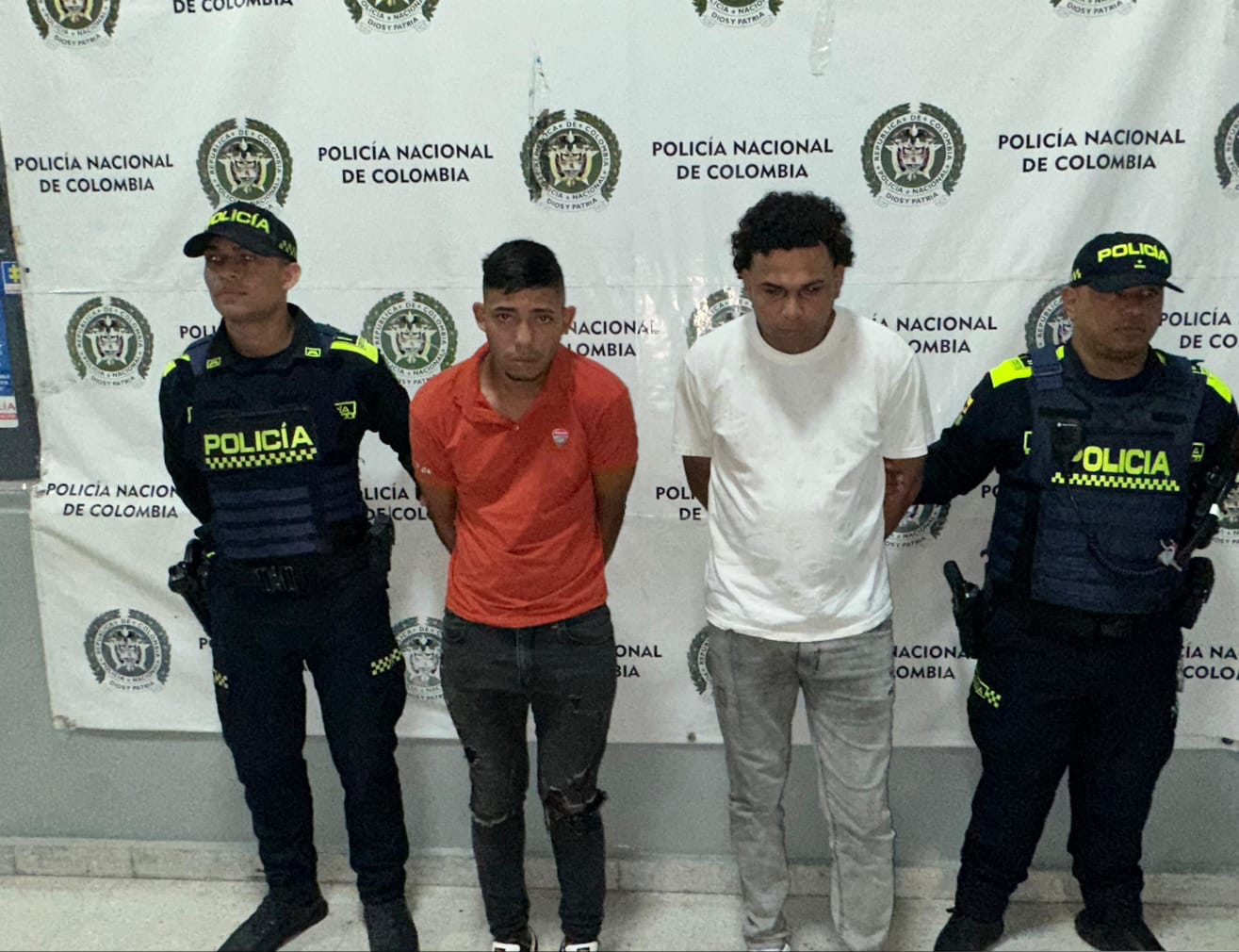 Capturan a dos hombres con carro robado en el barrio San José de Barranquilla