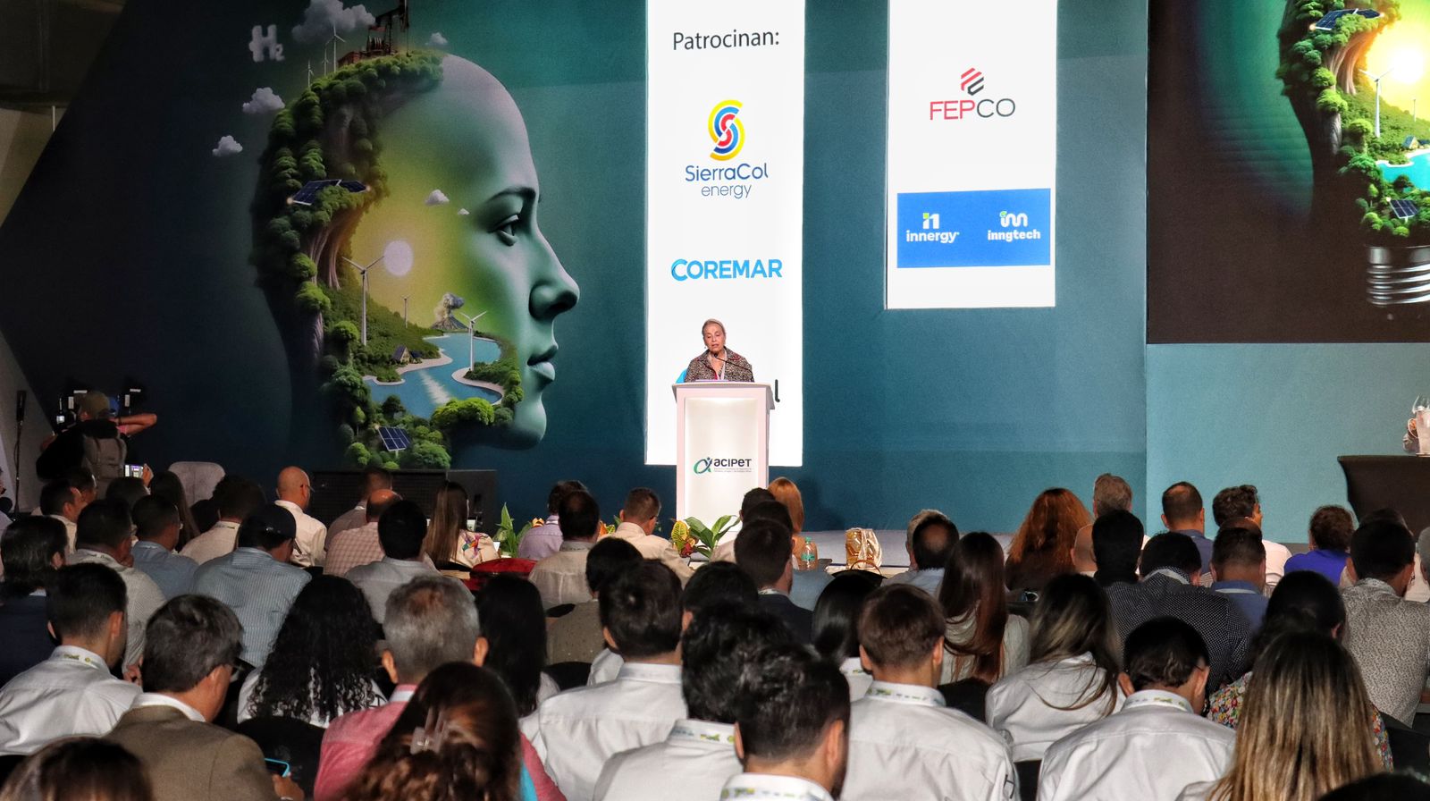 En congreso de Acipet, Gobernación del Atlántico reitera su compromiso con la transición energética del país