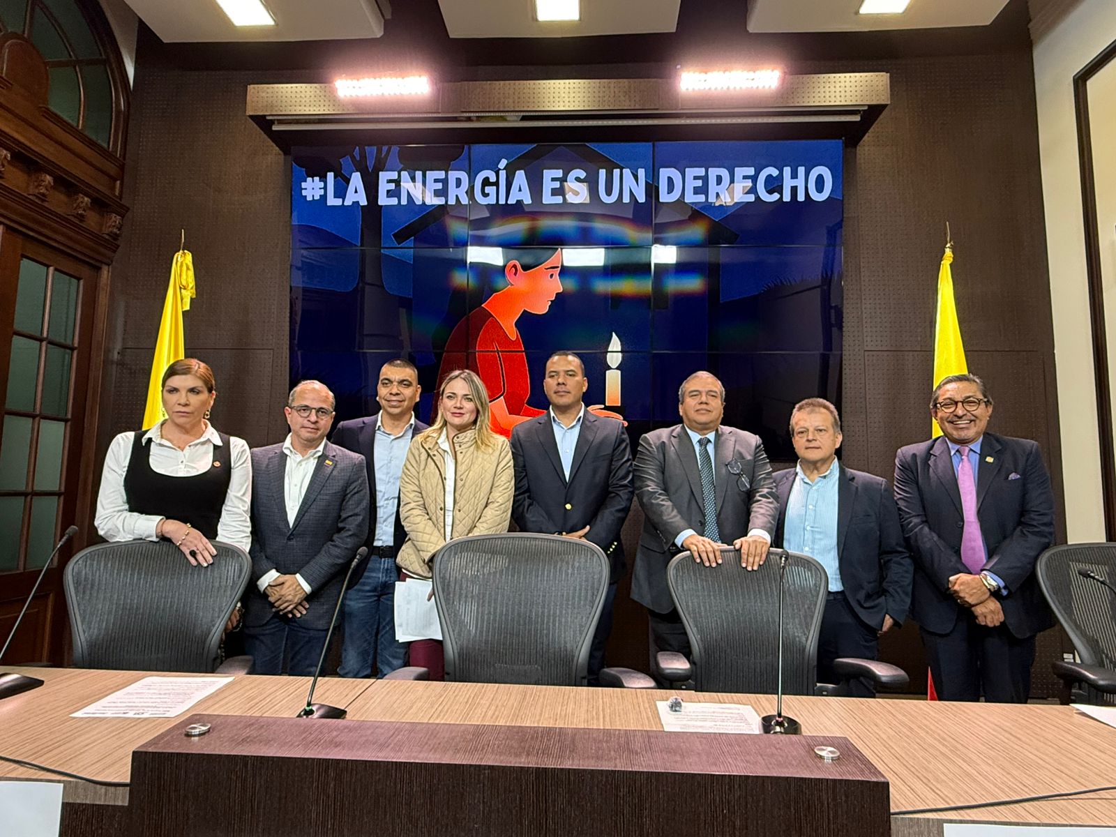 Radican proyecto de ley que convierte la seguridad energética en un derecho colectivo para millones de colombianos