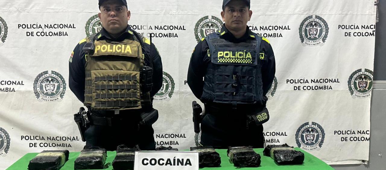 Incautan siete kilos de clorhidrato de cocaína en embarcación en Las Flores