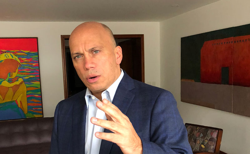 Sergio Araujo lanza fuertes críticas contra el ministro Armando Benedetti
