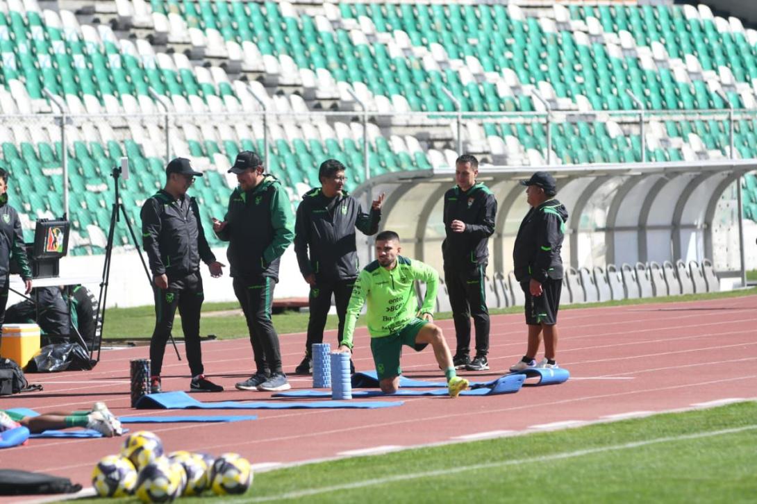 La selección boliviana también se prepara contra el calor de Barranquilla
