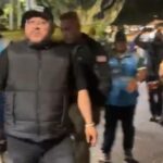 El concejal de Medellín, Andrés 'Gury' Rodríguez, con un bate en mano._0