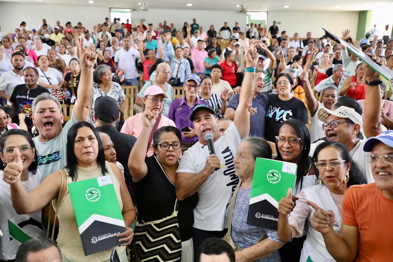 800 familias recibieron títulos de propiedad de sus viviendas