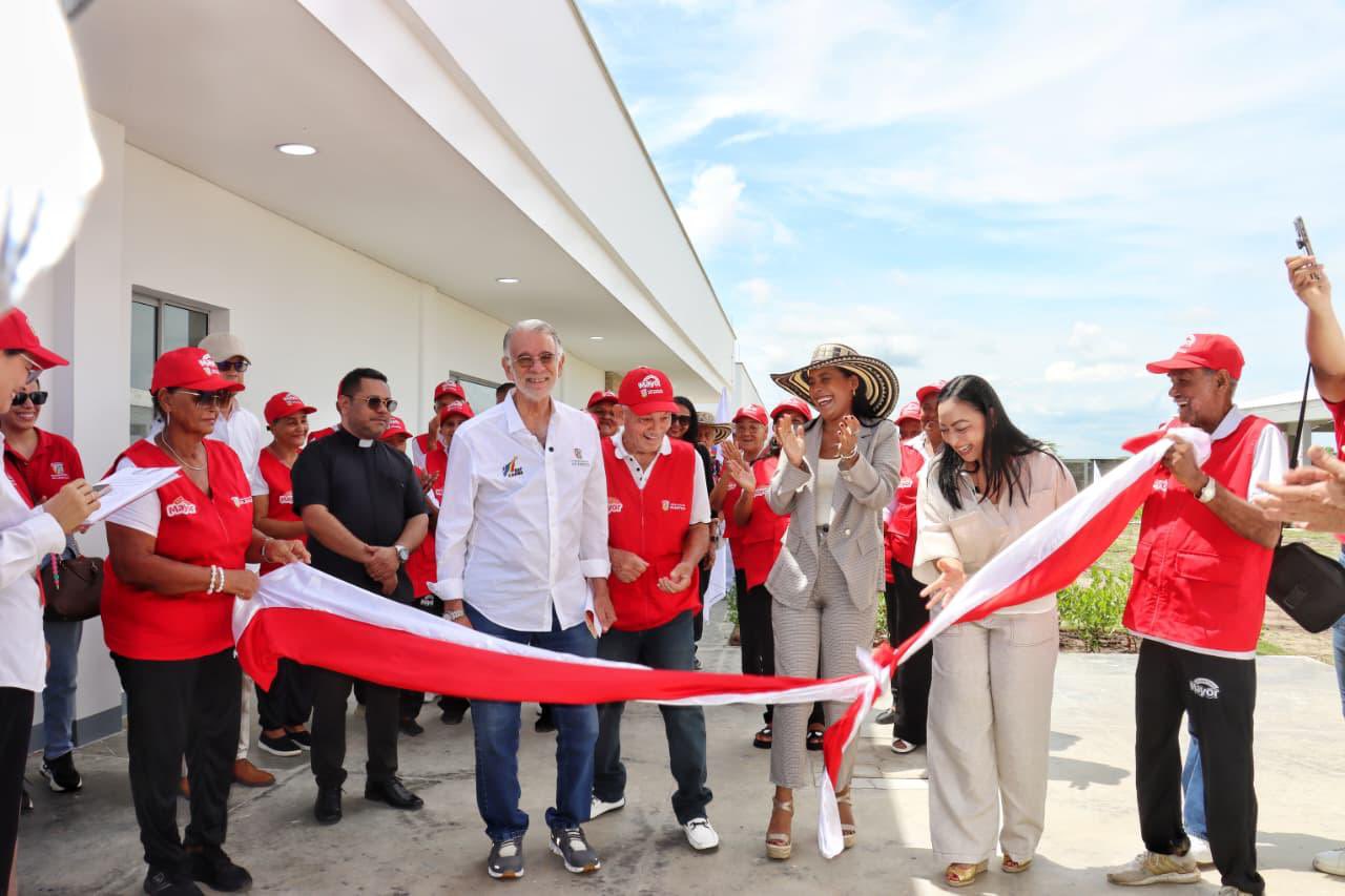 Gobernación entregó al servicio nuevo Centro de Vida en Manatí
