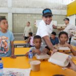 Alcalde Char acompaña a niños en los Comedores Culturales que promueven bienestar y seguridad alimentaria