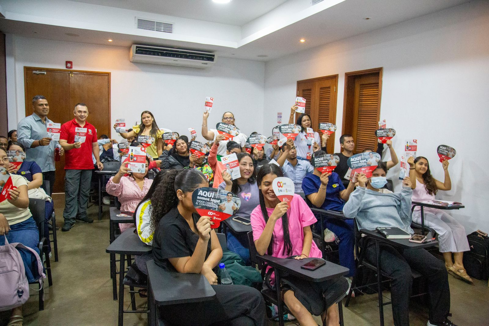 Gobernación del Atlántico impulsa charlas universitarias para promover el consumo responsable y combatir el contrabando
