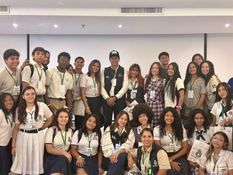 Personeros escolares de Barranquilla presentaron propuestas para fortalecer el liderazgo juvenil