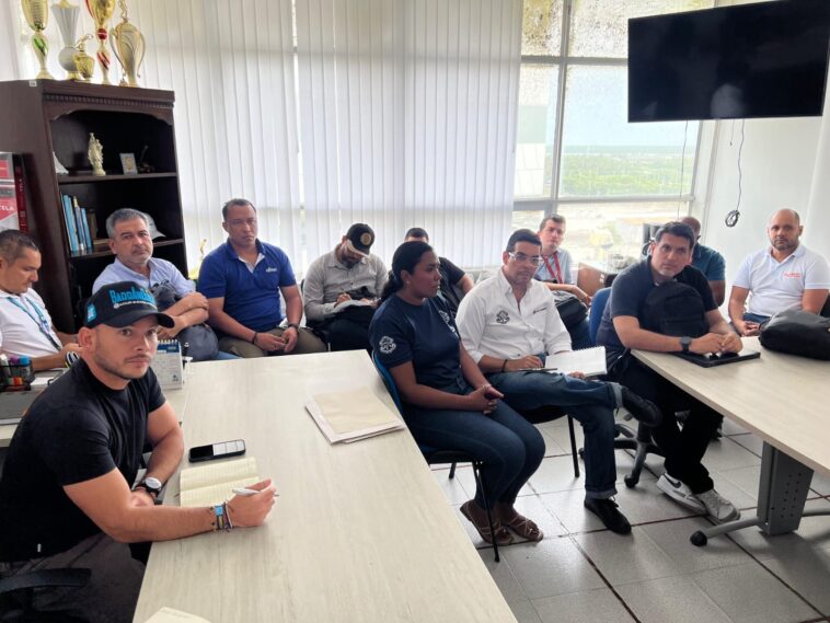 Alcaldía refuerza control a cableado en desuso y coordina acciones con empresas operadoras en Barranquilla