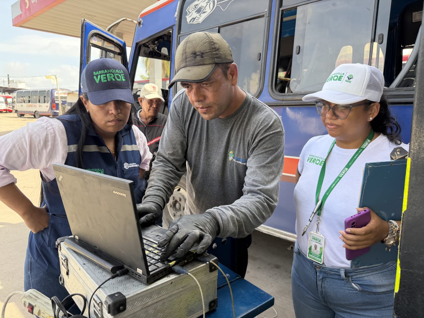 Barranquilla refuerza control de emisiones vehiculares para mejorar la calidad del aire