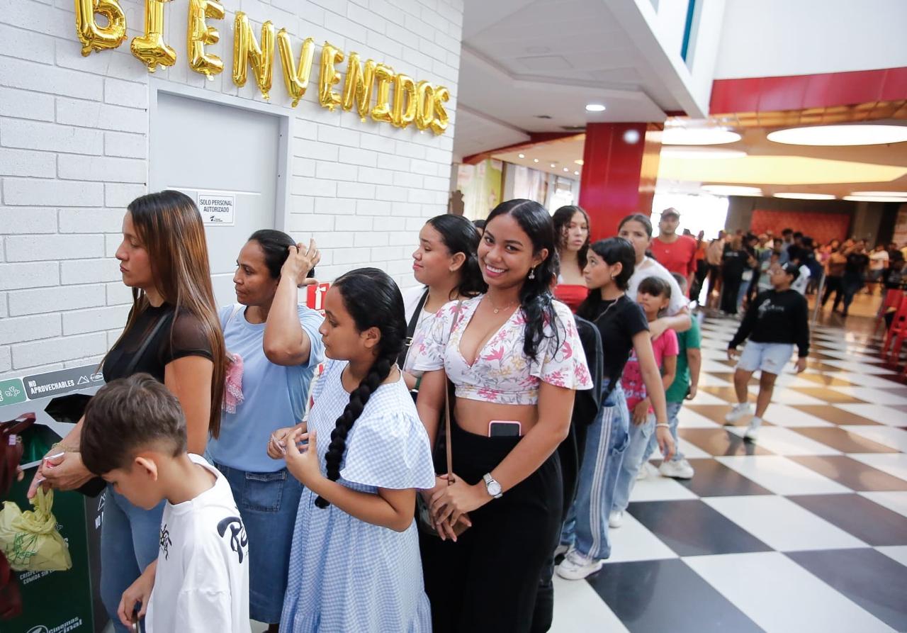 Estrategia “Vacunarse está de película” logra aplicar más de 2.400 dosis contra el VPH en Soledad