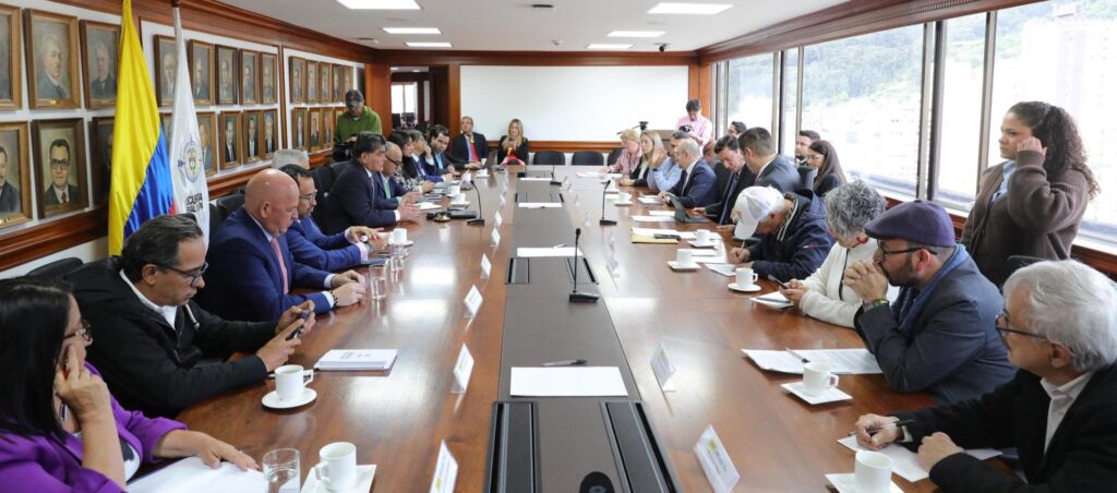 Reunión de la Comisión Nacional de Control Electoral