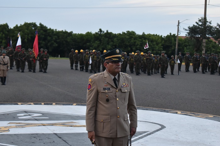 Edwin Coronel Coronel Edwin Gustavo Díaz Delgado es el nuevo Comandante de la Segunda ...
