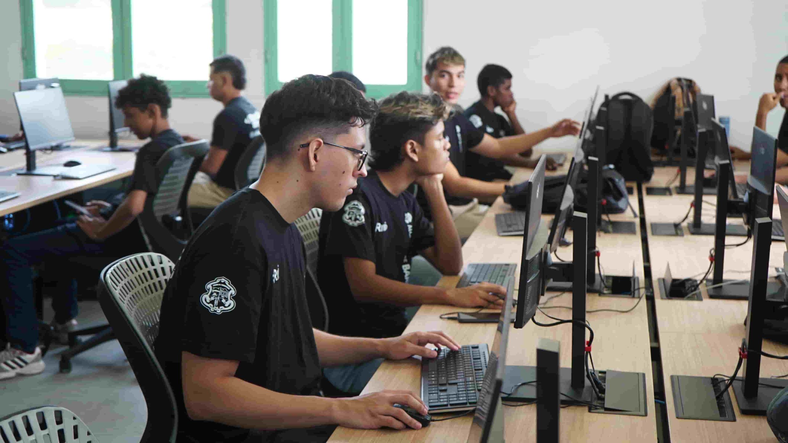 Barranquilla abre convocatoria para jóvenes interesados en desarrollo de software con becas 100% condonables