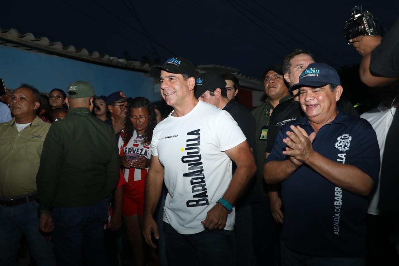 Las Flores estrena nueva vía pavimentada y avanza hacia el 100 % de sus calles renovadas