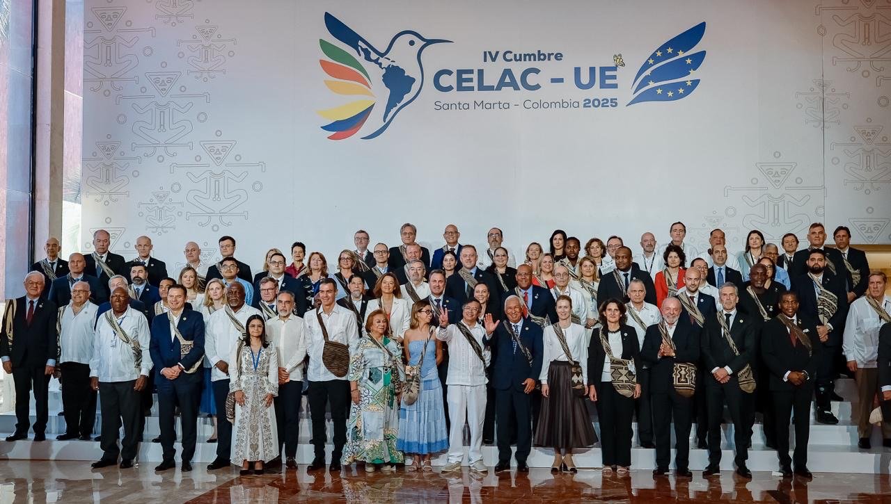Cumbre CELAC-UE reclama respeto al derecho internacional en la lucha contra el narcotráfico