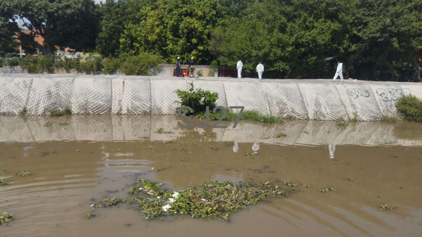 Hallan cadáver de joven baleado en el Caño de la Ahuyama, en el barrio Rebolo
