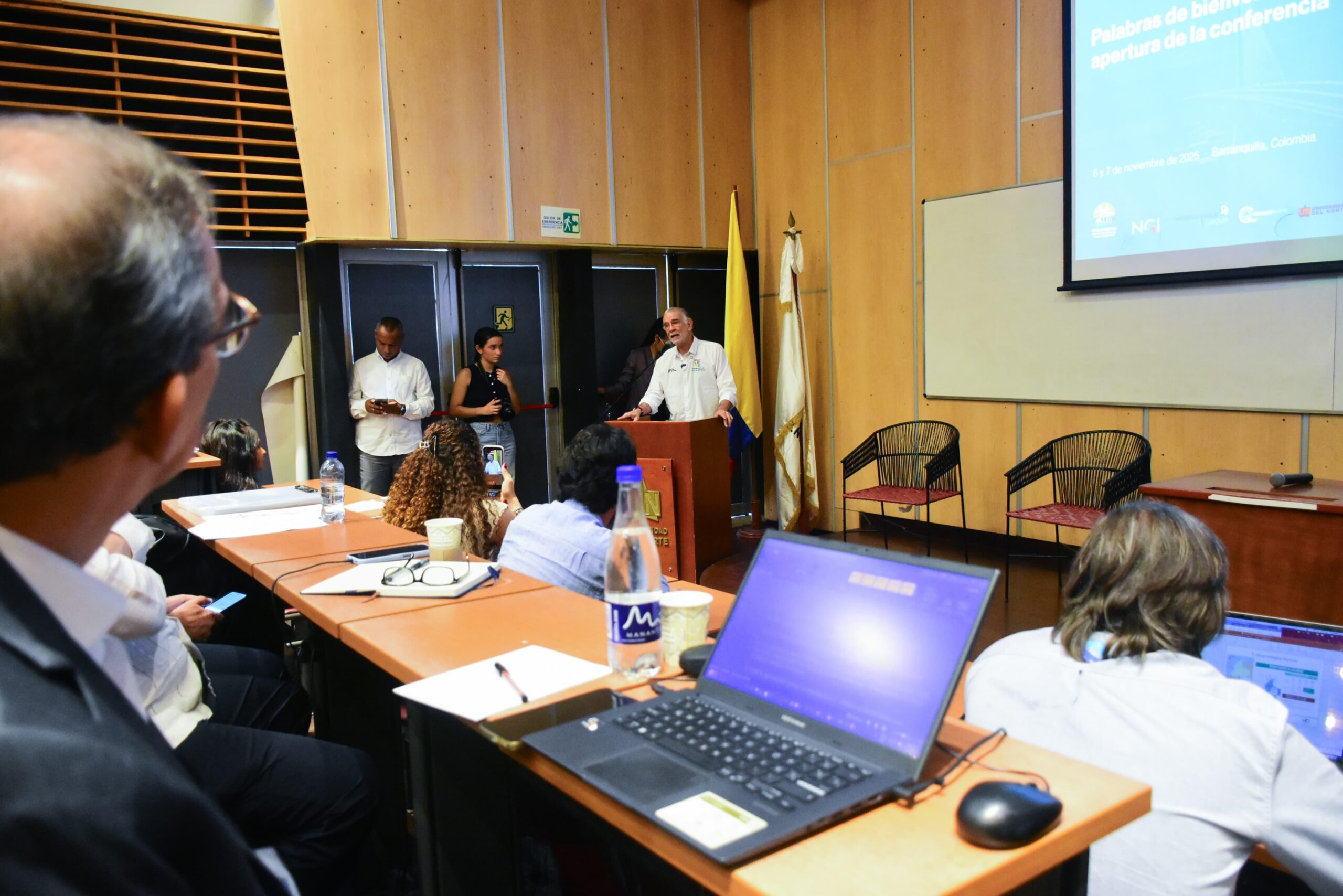 Gobernador del Atlántico plantea alianza regional por las energías limpias en conferencia eólica marina