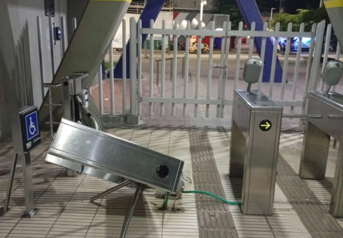 Vandalismo en estación Joe Arroyo afecta equipos de acceso de Transmetro