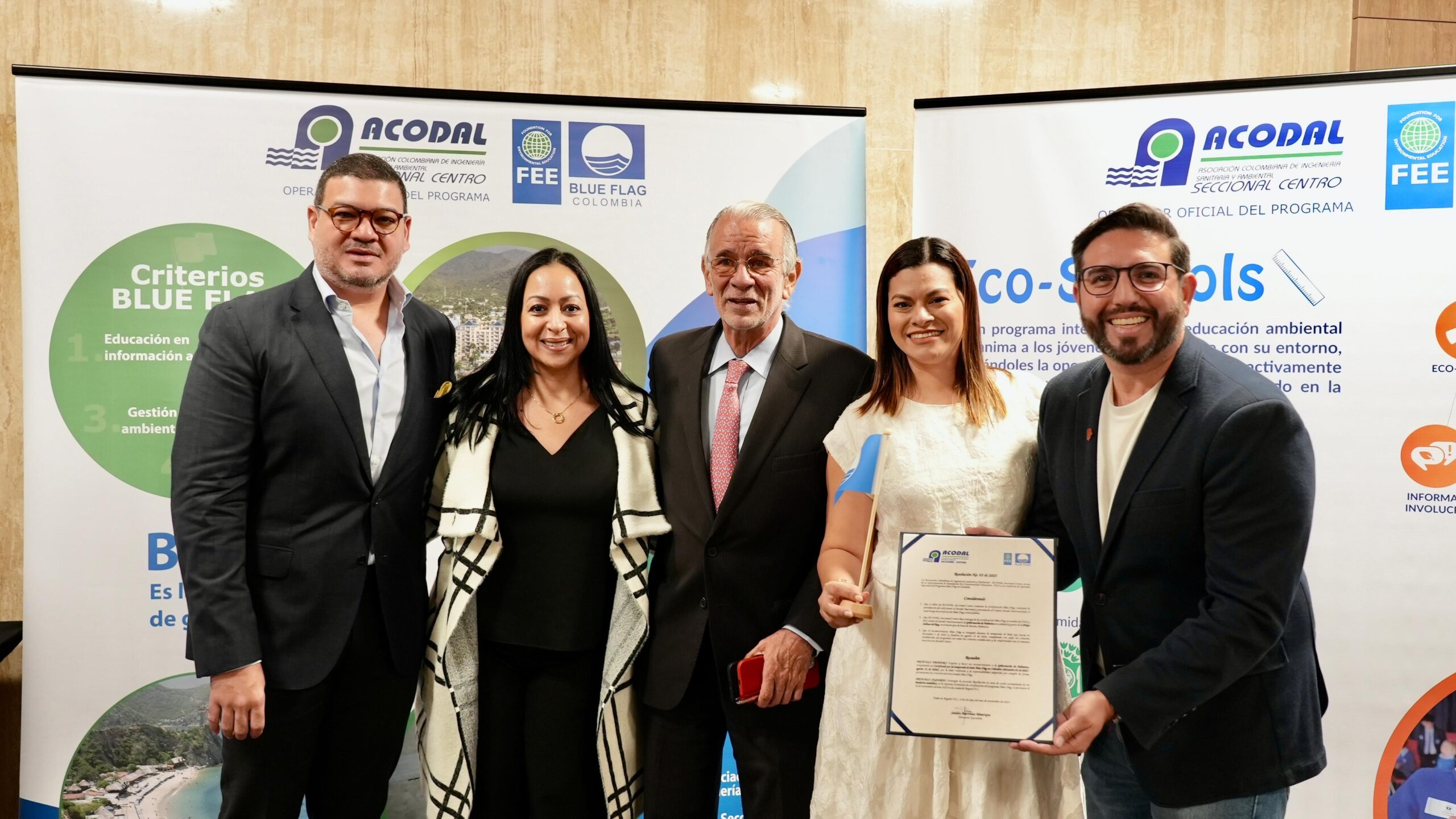 Salinas del Rey recibe certificación Blue Flag y se convierte en la primera playa deportiva certificada de América