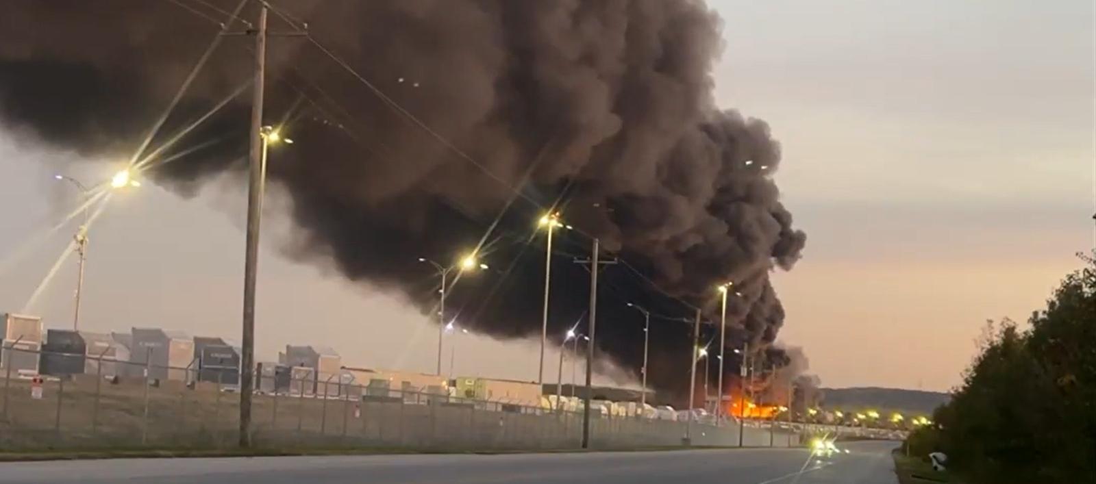 Tragedia aérea en Kentucky: tres muertos y once heridos tras caída de avión de carga de UPS en aeropuerto de Louisville