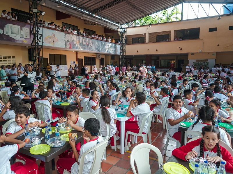 Alcalde de Sincelejo Yahir Acuña anuncia cobertura al 100% del PAE extendido