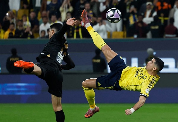 Golazo de Cristiano Ronaldo en la liga árabe