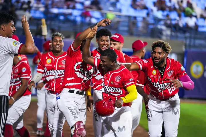 Tigres consigue primer triunfo en Cartagena doblegando a Vaqueros de Montería