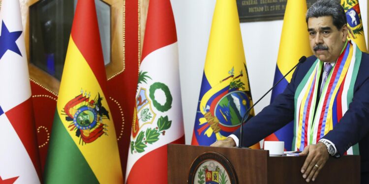 Maduro llama a militares colombianos a una “unión perfecta” frente a la presencia militar de EE. UU.