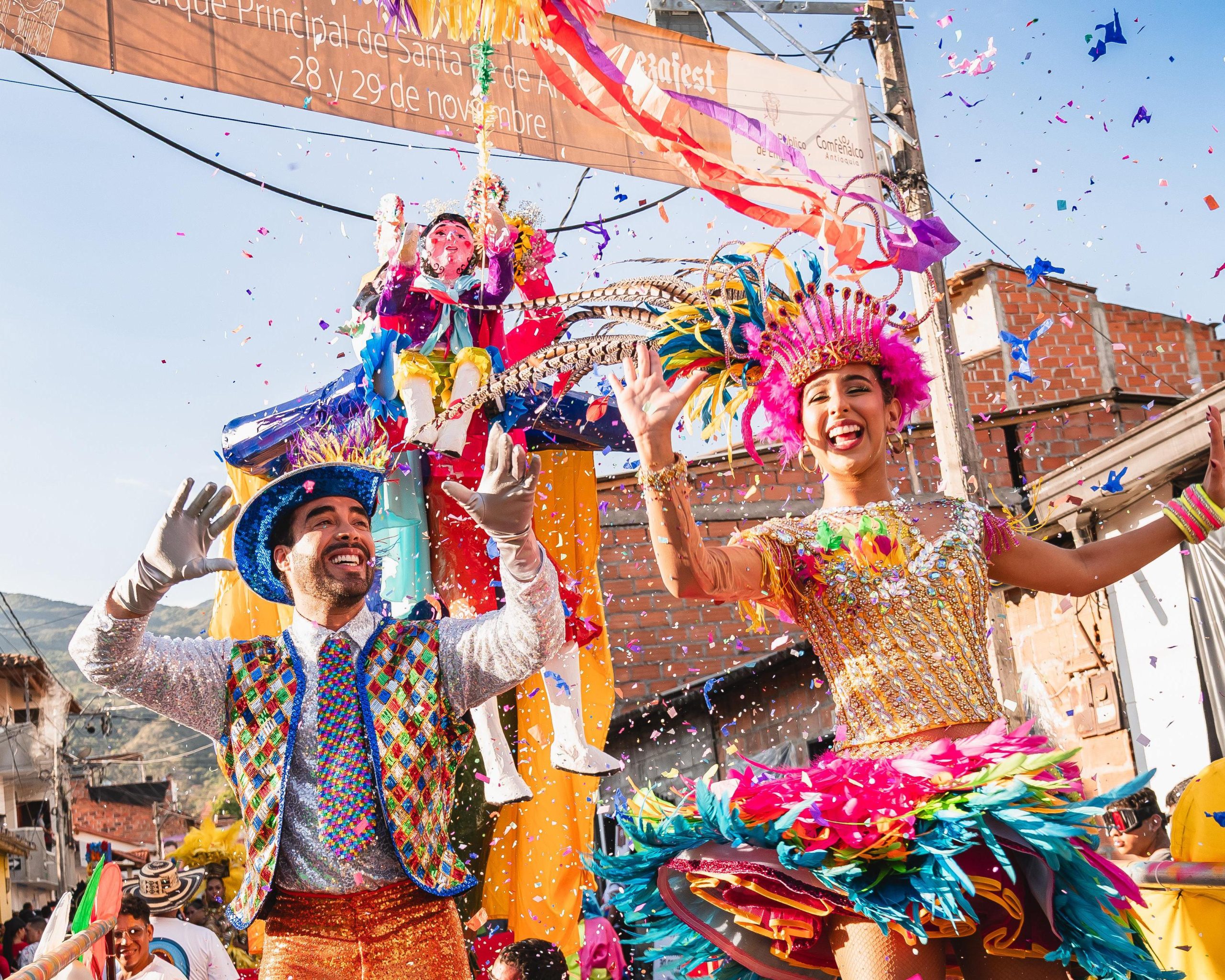 Carnaval de la 44 llevó la alegría del ‘bordillo’ a la Fiesta de los Diablitos en Santa Fe de Antioquia