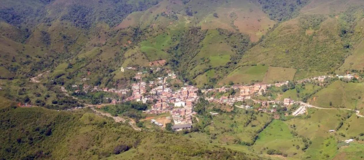 Ataque del ‘Clan del Golfo’ deja una menor y un adulto asesinados en Briceño, Antioquia