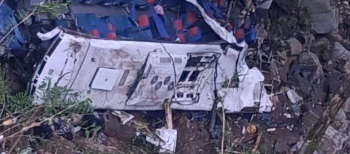 Suspenden por seis meses a CDA que certificó el bus del accidente donde murieron 17 personas