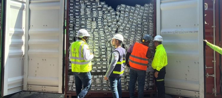 Aprehenden más de 6.700 sets de perfiles de aluminio en el Puerto de Barranquilla