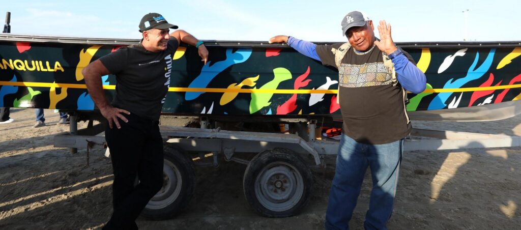 Alcalde Alejandro Char entrega nuevas lanchas a pescadores de Puerto Mocho