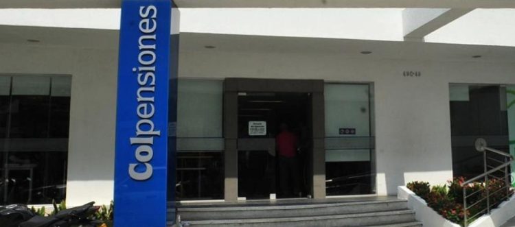 Así disminuirán gradualmente las semanas que necesitarán las mujeres para pensionarse en Colombia