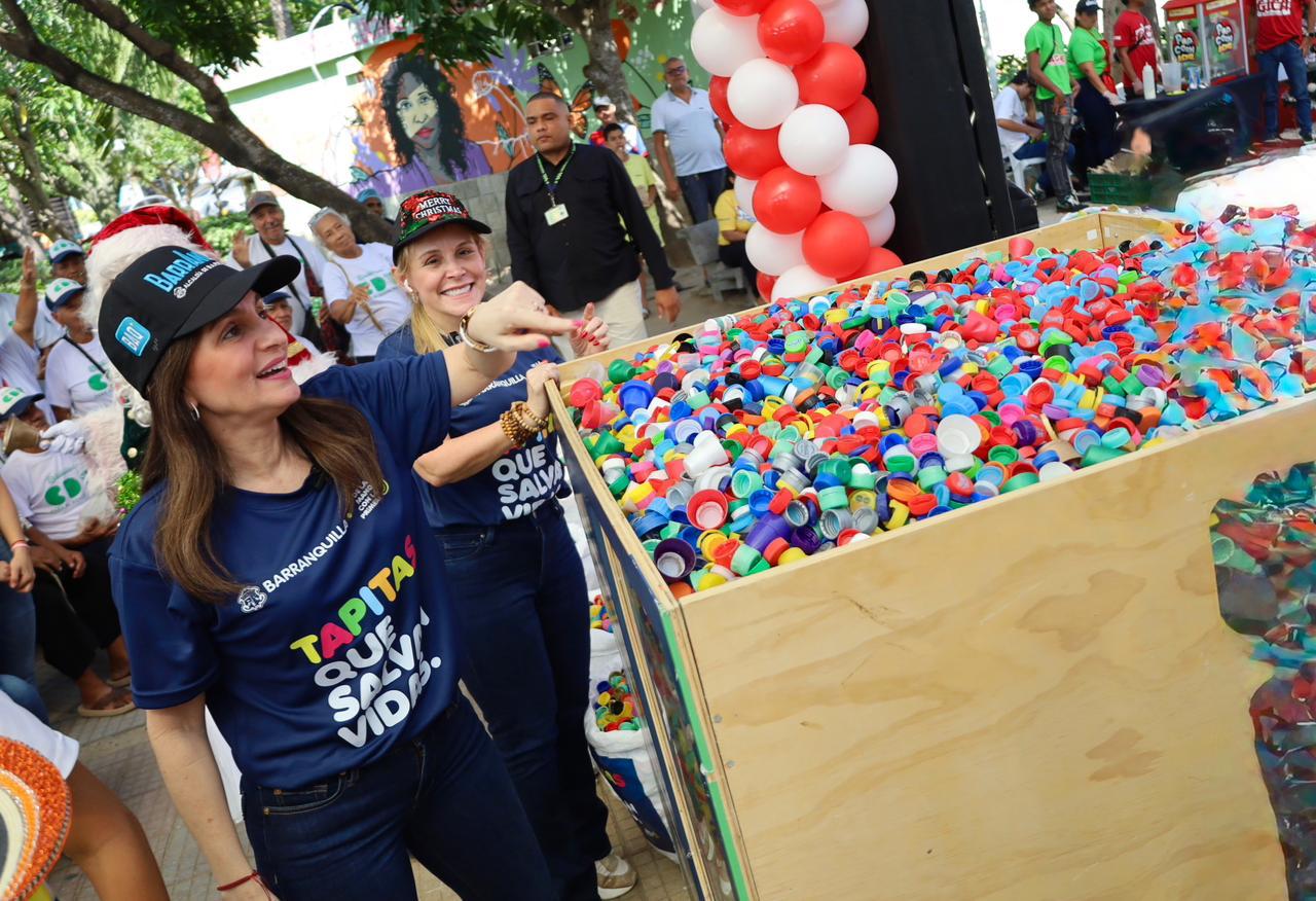 Distrito entrega 2,234.3 kg de tapitas a Fundación Sanar