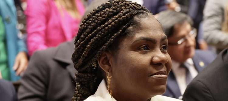 Francia Márquez calificó como “grave violación de los derechos humanos” hostigamiento armado en Suárez, Cauca