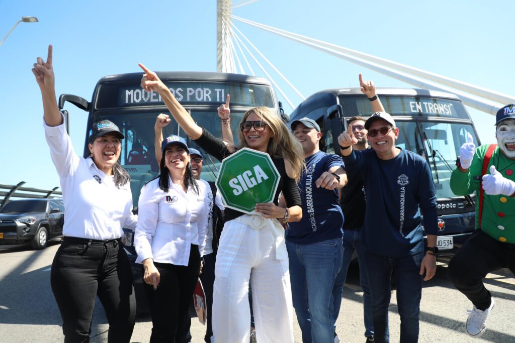 Aljure celebra llegada de 20 nuevos buses