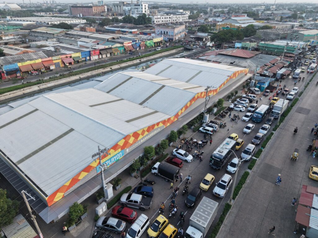 Alcalde Alejandro Char entrega la tercera etapa del mercado El Playón y anuncia nuevas obras