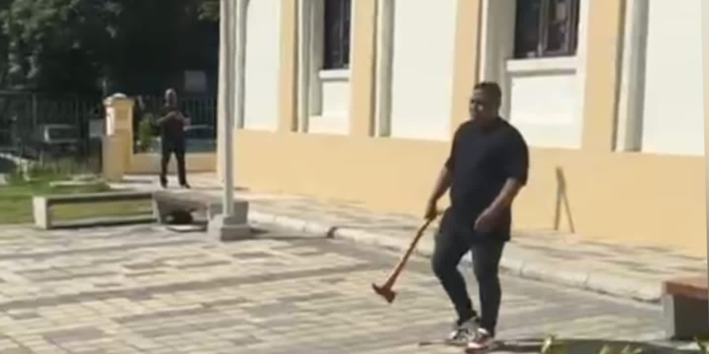 Gobernador Verano denuncia a hombre que habría atacado con hacha accesos de Bellas Artes