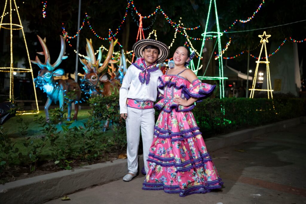Gases del Caribe dio la bienvenida a la Navidad con el tradicional encendido en el parque Los Fundadores