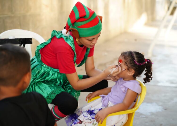 Fundación Santo Domingo celebró la Navidad con 400 niños en Villas de San Pablo