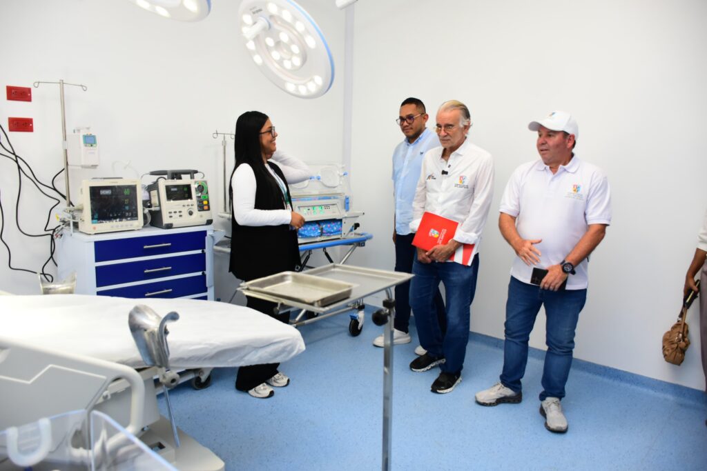 Mujeres de Repelón ya pueden dar a luz en su municipio: gobernador Verano entrega hospital renovado y equipado