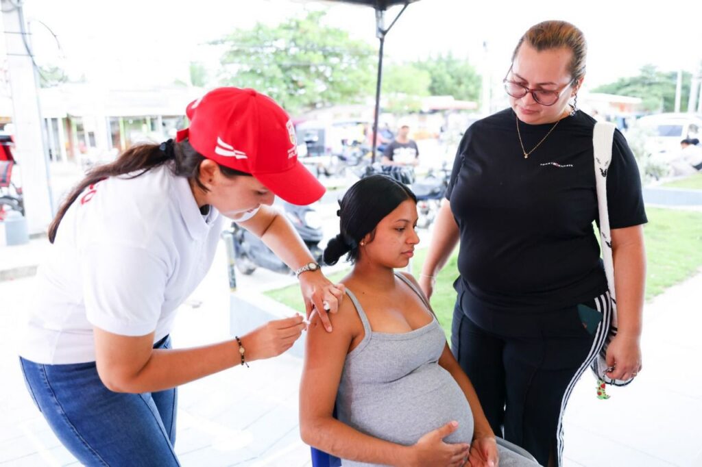 Atlántico inicia vacunación materna contra el Virus Sincitial Respiratorio: así será el plan para proteger a los recién nacidos
