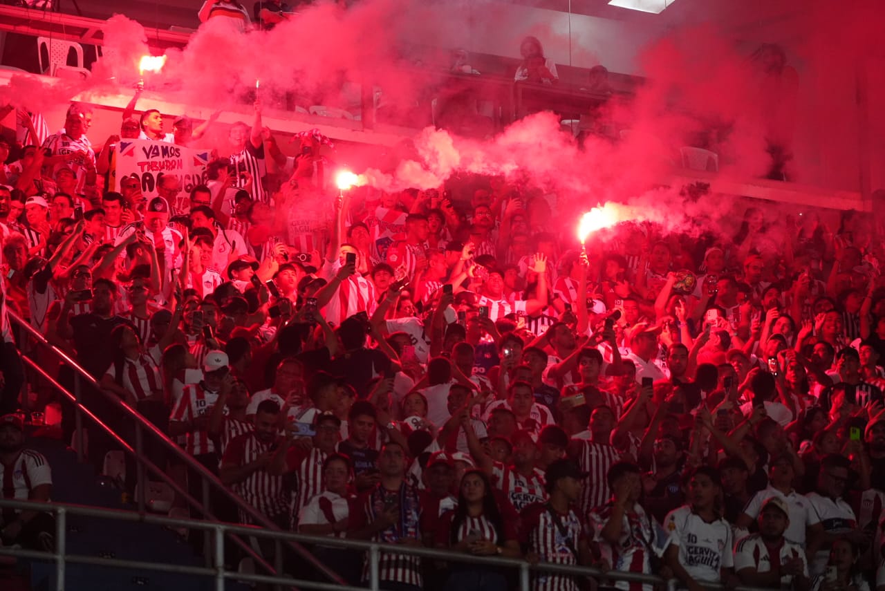 Suspensión parcial de una fecha a plaza de Junior por pirotecnia en partido de ida de la gran final