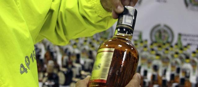 Evite comprar licor adulterado: Policía entrega recomendaciones clave para un Fin de Año seguro