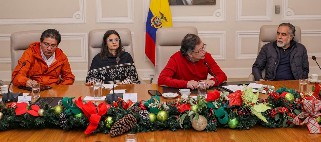 Gobierno Petro firma decreto de Emergencia Económica y aplicará impuestos a los más ricos