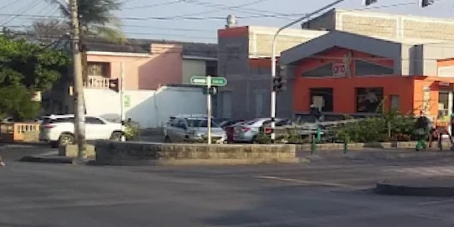 Intendente de la Policía resultó herido durante atraco en el barrio La Victoria