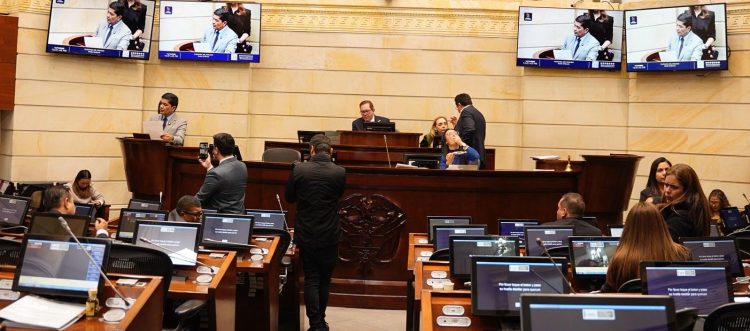 Solicitan convocar Plenaria del Senado para debatir emergencia económica decretada por el Gobierno Petro